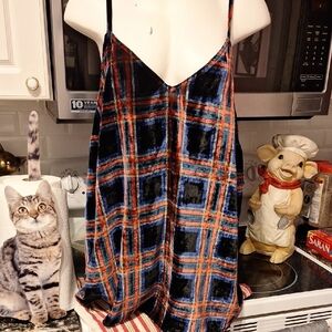 s Torrid Velour Stretch Plus Size Beautiful Top Size 2.  EUC